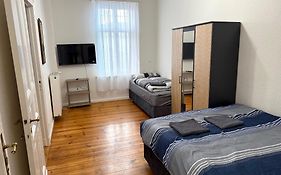 Sehr zentrale Wohnung für bis zu 6 Gäste - Nah gelegen zum Kurfürstendamm, Potsdamer Platz und Kreuzberg in 10 Minuten